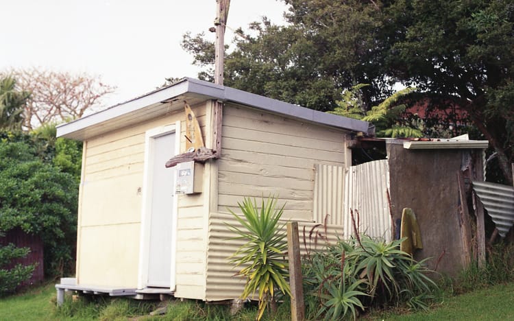 Surf Shack, Raglan. By Leonie Wise