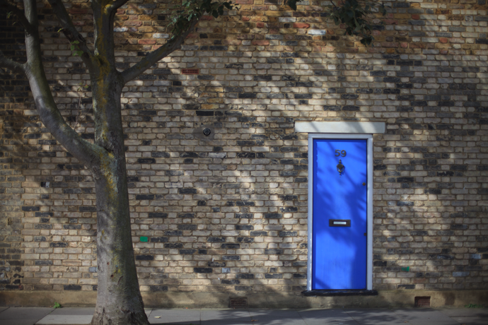 the blue door around the corner, fulham - photo by leonie wise